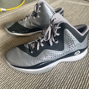 Derick Rose basketball shoes